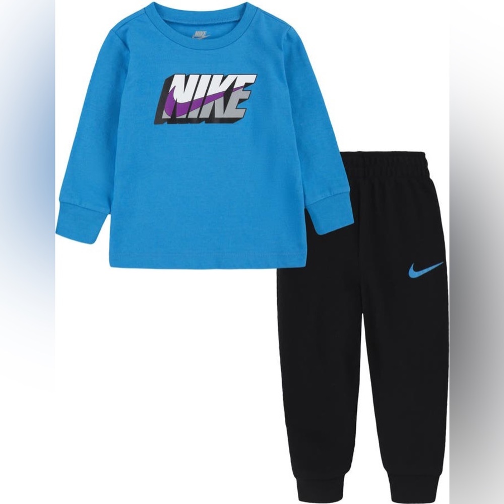 Nike - Picture 2 of 4